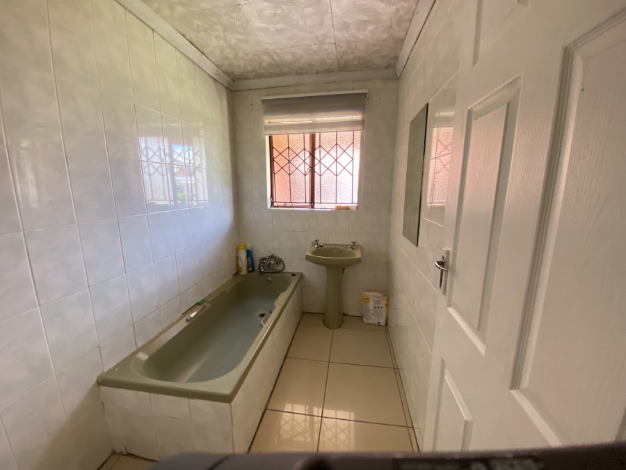 3 Bedroom Property for Sale in Mogwase North West